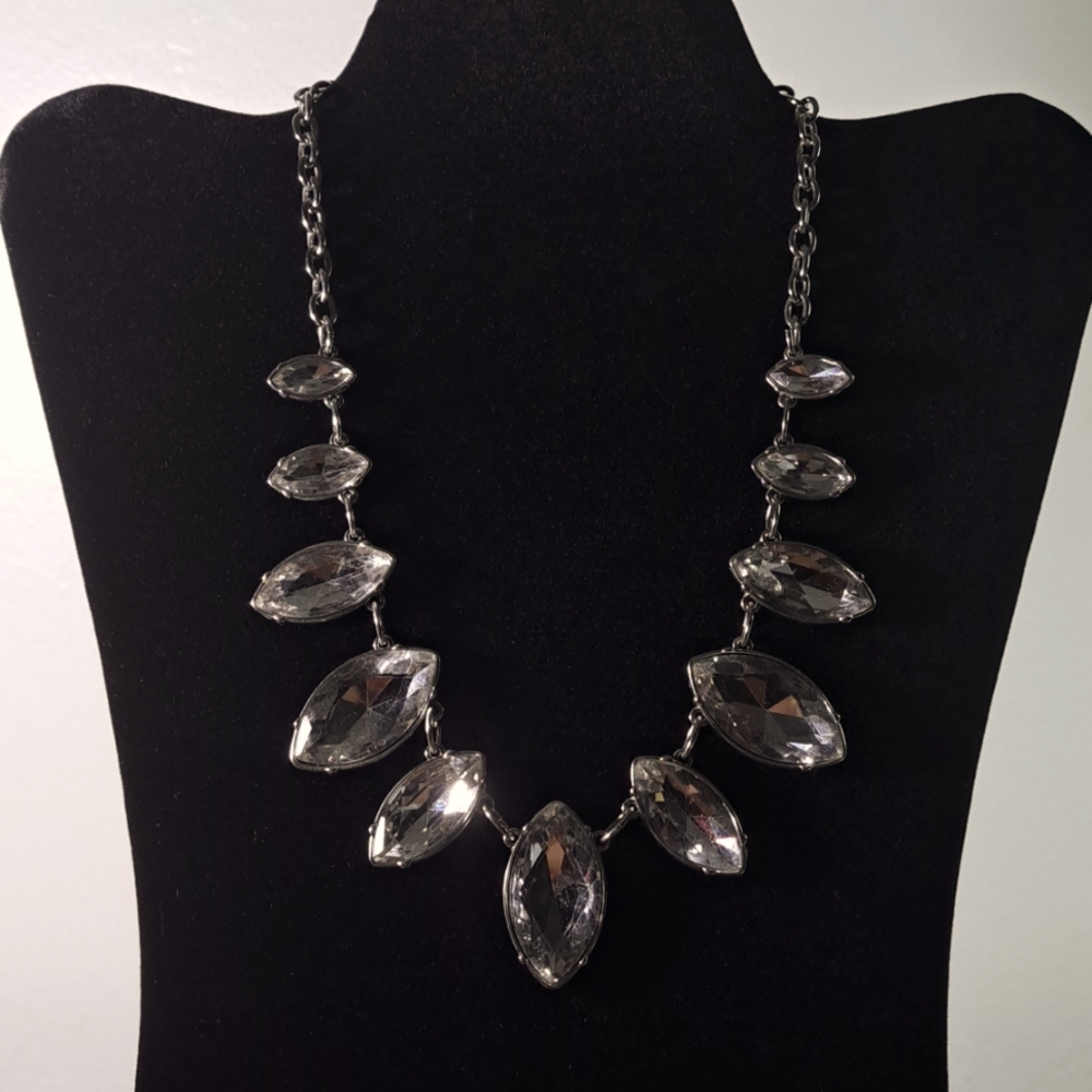 The Limited Crystal necklace